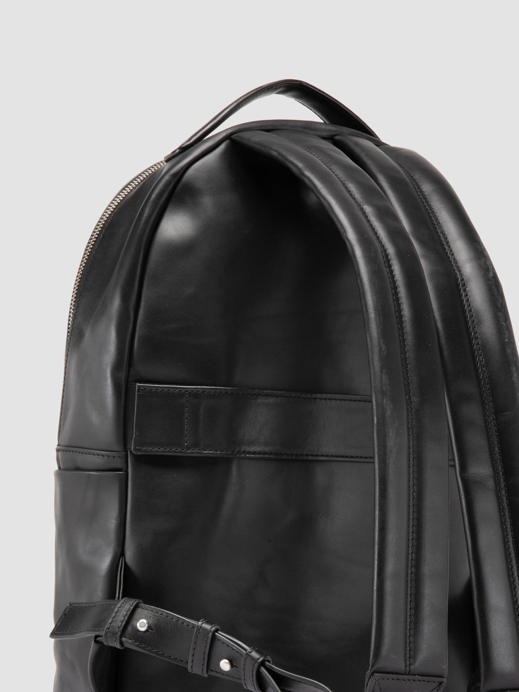 QUENTIN 020 - Black Leather Backpack - image 6,side view